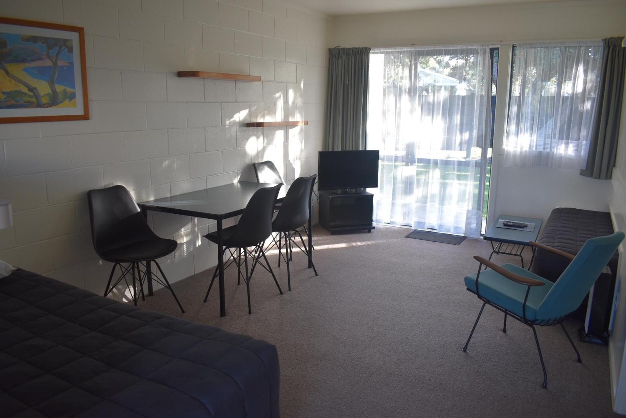 Pukenui Lodge Motel エクステリア 写真