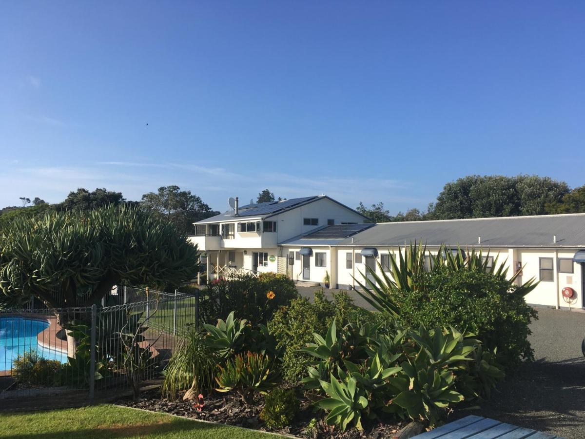 Pukenui Lodge Motel エクステリア 写真