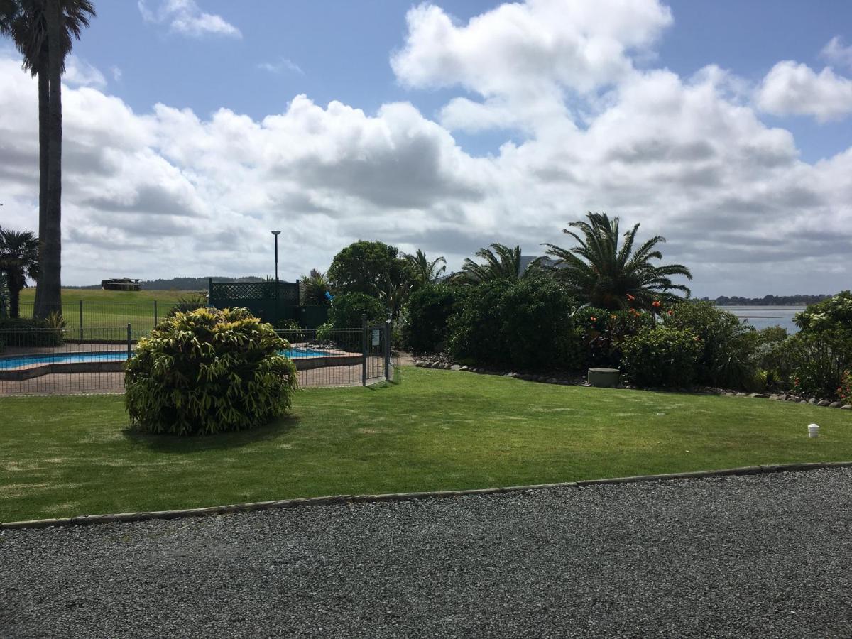 Pukenui Lodge Motel エクステリア 写真