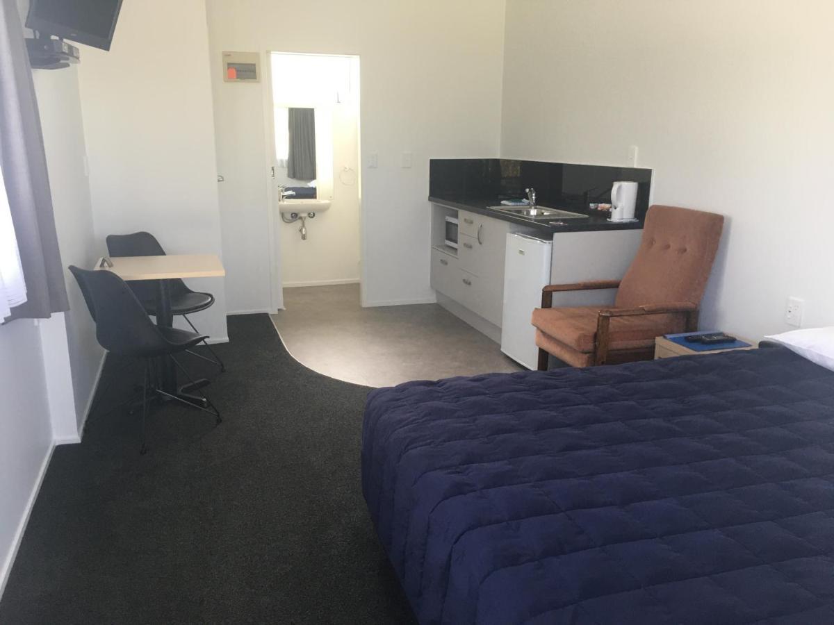 Pukenui Lodge Motel エクステリア 写真
